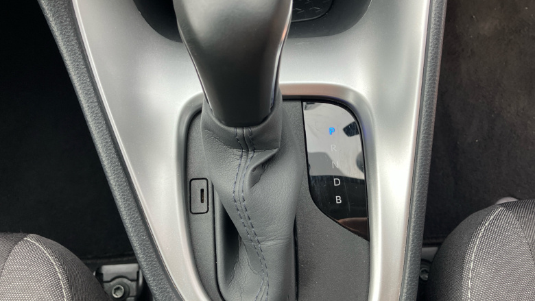 Toyota Yaris 1.5 Hybrid Design 5dr CVT Hybrid Hatchback